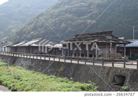 松樹屋頂石屋頂 松樹屋頂石屋頂 26634787