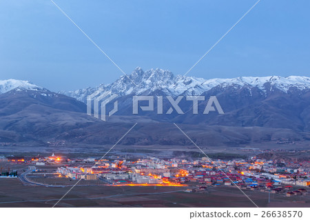 Village inclose mountain a famous landmark Village inclose mountain a famous landmark 26638570