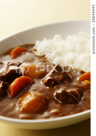 Curry and rice  26644445