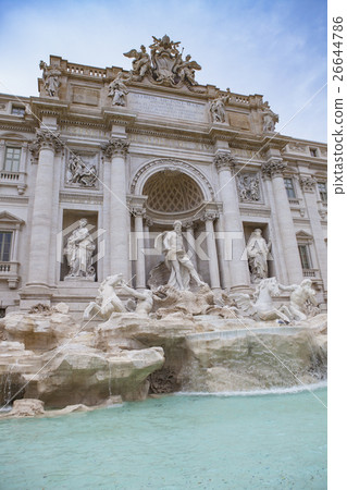 trevi fountain important traveling destination trevi fountain important traveling destination 26644786