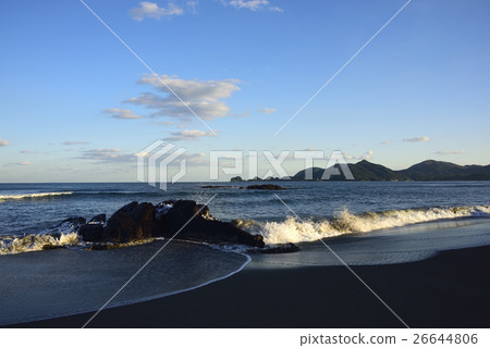 在海灘的自然景觀 在海灘的自然景觀 26644806