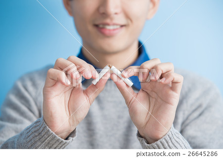 man quit smoking 26645286