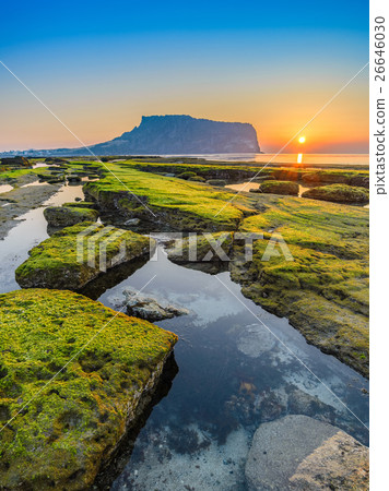 Sunrise at Seongsan Ilchulbong, Jeju, South Korea Sunrise at Seongsan Ilchulbong, Jeju, South Korea 26646030