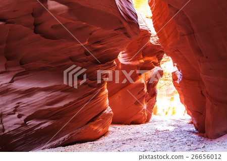 Slot canyon 26656012