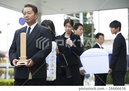 Family funeral 26666636