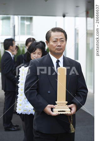 Family funeral 26666637