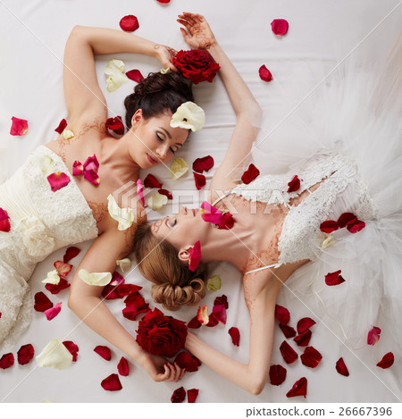 Sexy brides with exotic patterns on their bodies 26667396