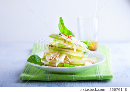 Fennel and apple salad  26676148