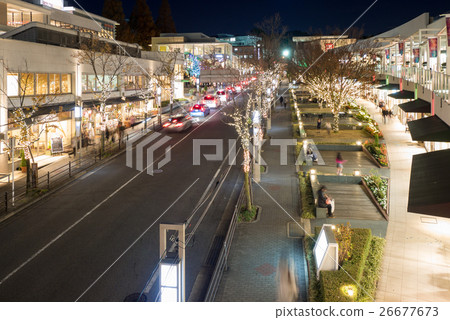 名古屋市Chitose-ku Hoshigaoka城市景觀Hoshigaoka露台從照明行人天橋 名古屋市Chitose-ku Hoshigaoka城市景觀Hoshigaoka露台從照明行人天橋 26677673