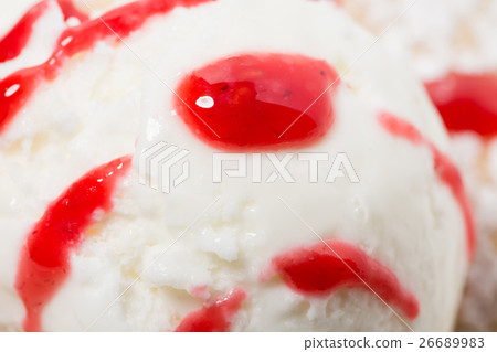 Cinnamon bun with ice cream. 26689983