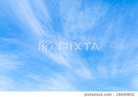 肌肉雲藍天冬天天空流動的雲彩 肌肉雲藍天冬天天空流動的雲彩 26690602