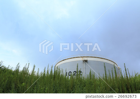 Morning of the Keihin industrial area 26692673