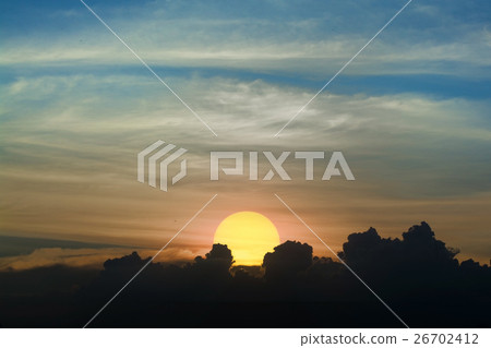 The sun is going down The sun is going down 26702412