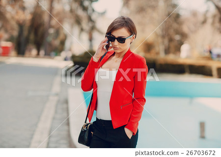 beautiful young woman 26703672