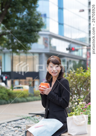 OL在公園吃午飯 26708926