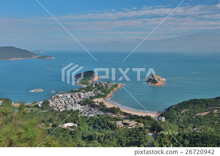 Green Tropical hiking route  Dragon's Back 26720942