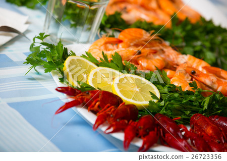 Delicious Mediterranean seafood shrimps and crawfish close up Delicious Mediterranean seafood shrimps and crawfish close up 26723356