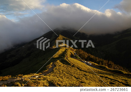 雲霧翻騰合歡山 26723661