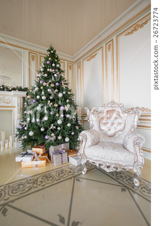 Calm image of interior Classic New Year Tree Calm image of interior Classic New Year Tree 26723774