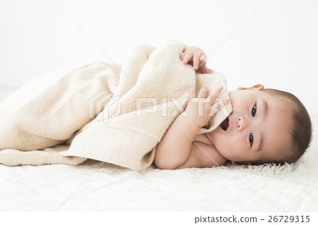 6 month old baby baby 26729315