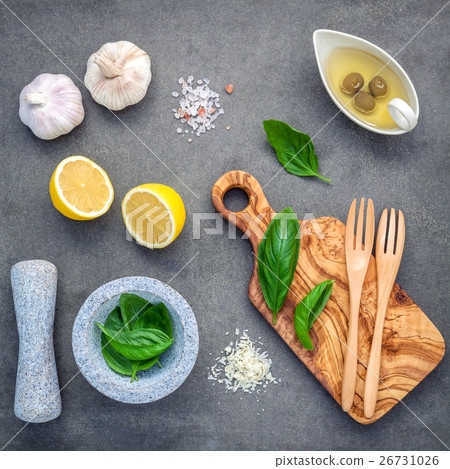 Sweet basil vinaigrette dressing ingredients . Sweet basil vinaigrette dressing ingredients . 26731026