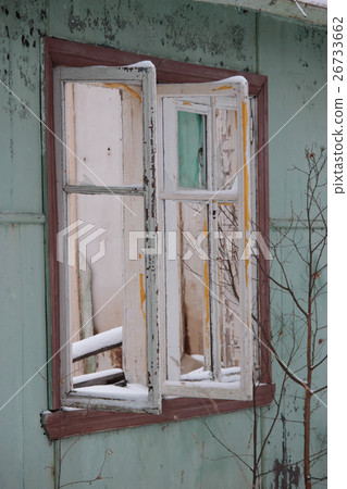 window in the abandoned house 26733662
