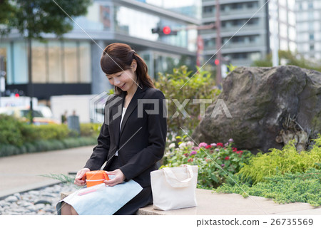 OL在公園吃午飯 26735569