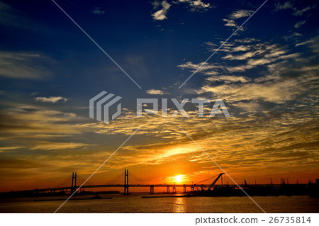 Morning glow of Yokohama Port Morning glow of Yokohama Port 26735814