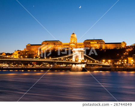 Illuminated Buda Castle and Chain Bridge over 26744849