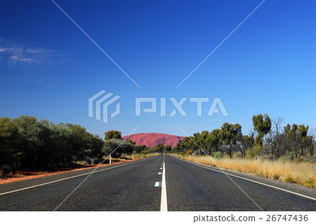 Uluru Road to Red rock of Alice Spring, Yulara 26747436