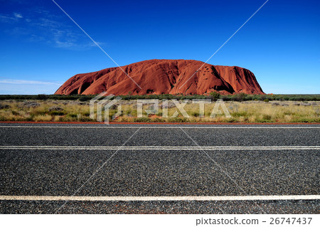Uluru Road to Red rock of Alice Spring, Yulara 26747437