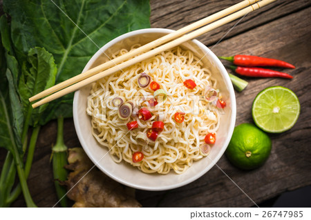 图库照片 spicy instant noodles with vegetable in a bowl