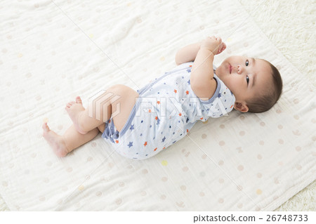 6 month old baby baby 26748733