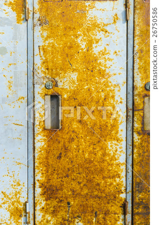 Rusted locker 26750586