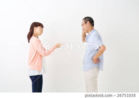 老人·中間婦女父母孩子圖像 26751038