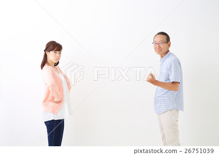 老人·中間婦女父母孩子圖像 26751039