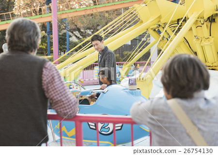 amusement park  26754130