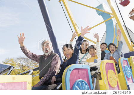 amusement park  26754149
