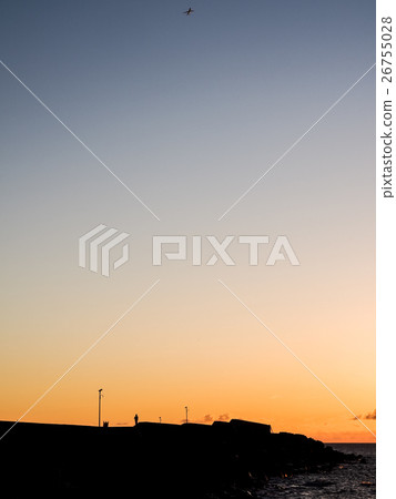 海岸的夕陽 26755028