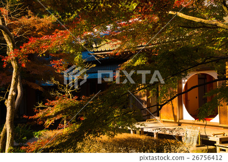 北鎌倉Aketsukuin圓窗紅葉 北鎌倉Aketsukuin圓窗紅葉 26756412