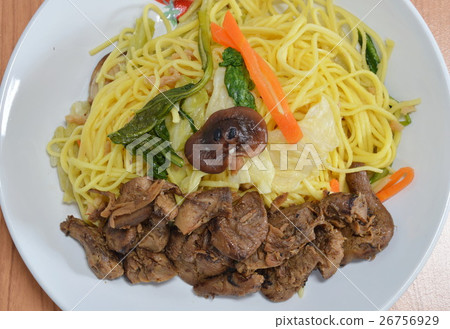 stir-fried rice noodles vegetarian  26756929