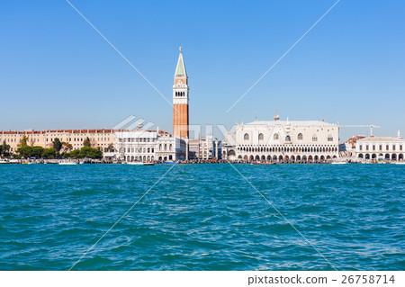 skyline of Venice city with Doge's Palace 26758714