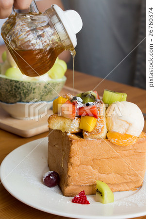 Mixed fruit and Honey Toast with Ice Cream Mixed fruit and Honey Toast with Ice Cream 26760374