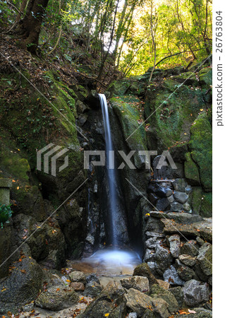 White Dragon's Falls (Osaka) 26763804