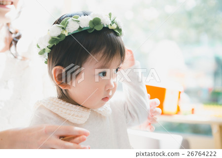 girl, young girl, garland 26764222