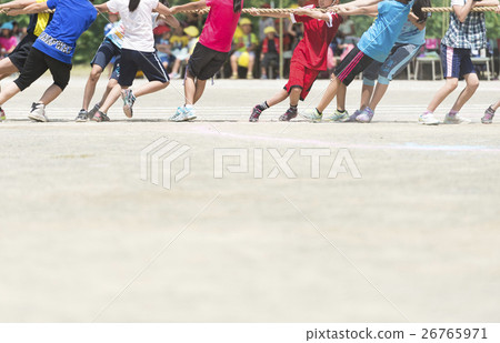 Athletic meeting image (tug of war) Athletic meeting image (tug of war) 26765971