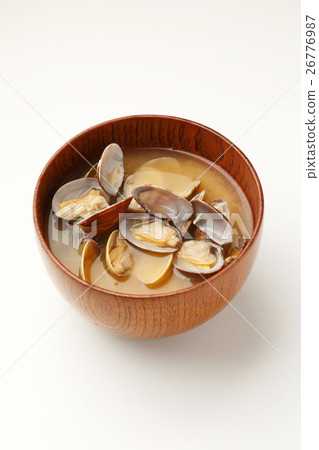 Clam miso soup 26776987