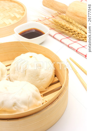 Steamed pork buns in bamboo basket Steamed pork buns in bamboo basket 26777848