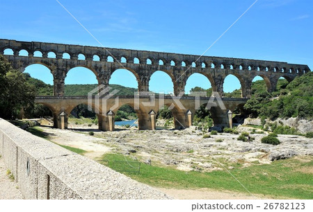 France, Pont du Gard Aqueduct Ruins: Tourists on the bridge look like tiny peas, 2013 France, Pont du Gard Aqueduct Ruins: Tourists on the bridge look like tiny peas, 2013 26782123