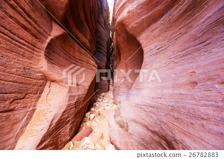 Slot canyon 26782883